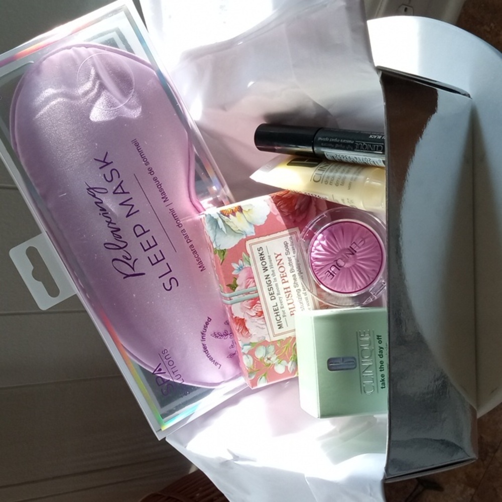 A BUNDLE 🎁 For You